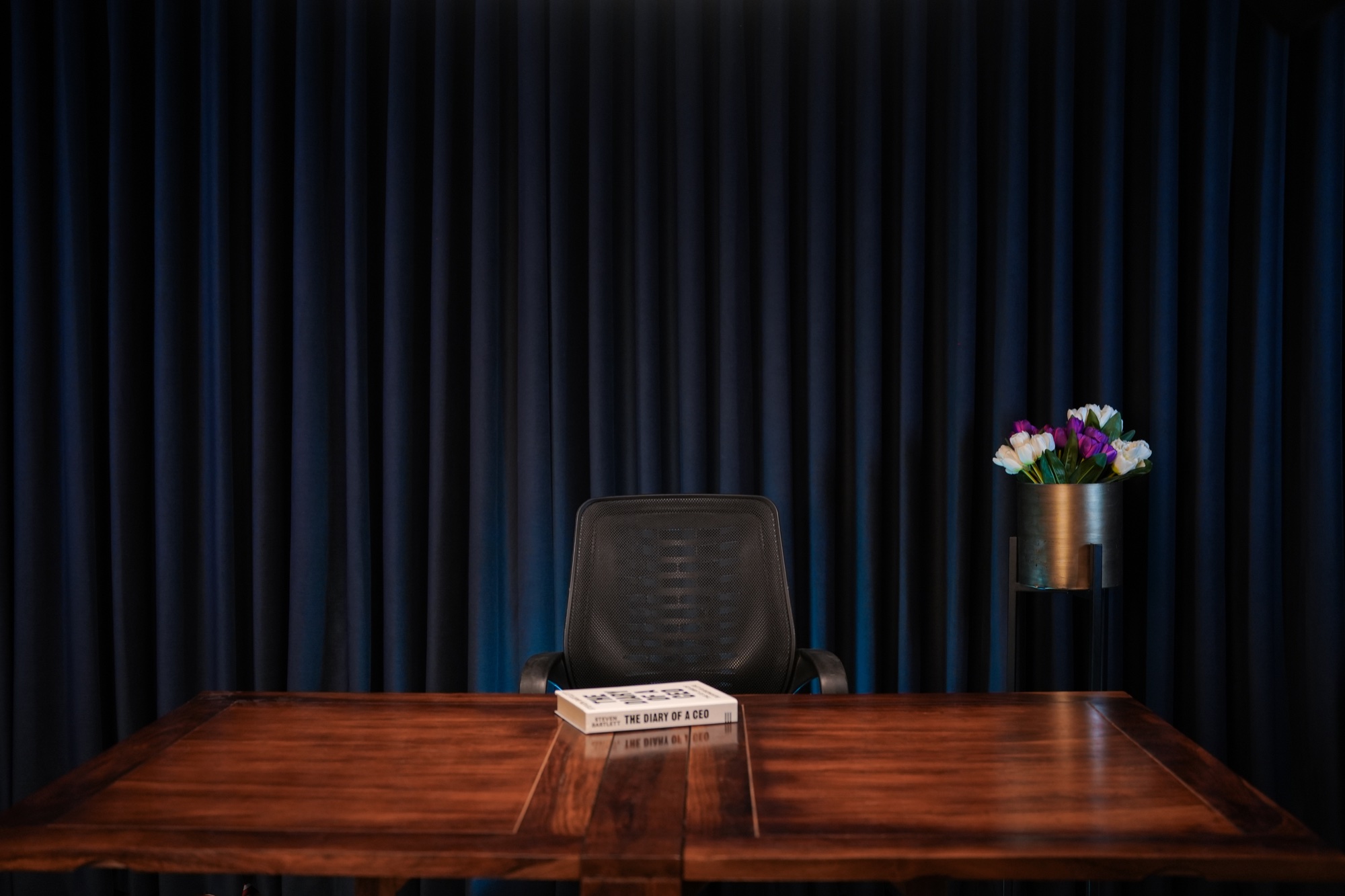 The Hotseat Desk